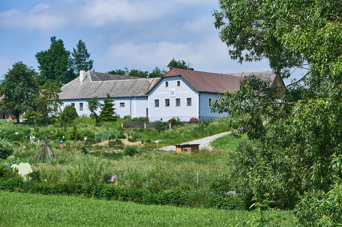 Der Bio-Bauernhof Frei-Hof mit Permakultur-Garten | © SONNENTOR/@nudlholz.at