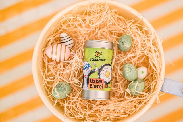 Ostereierei Gewürz in einem Osternest | © SONNENTOR