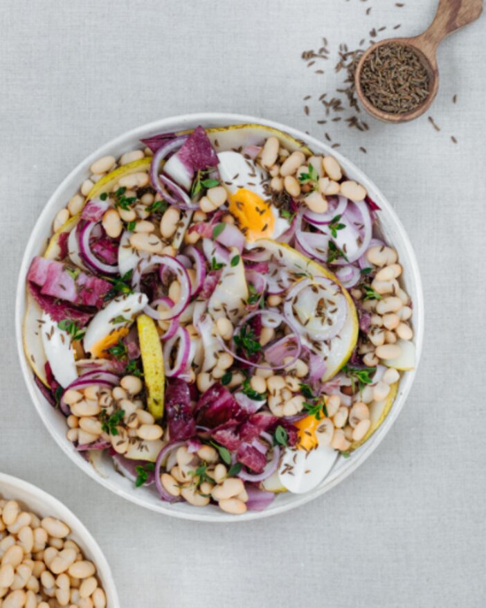 Birnen Bohnen Salat mit Ei und Kümmel-Dressing